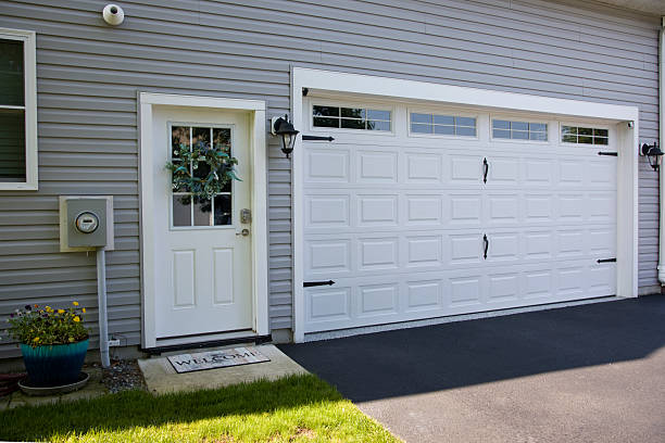 24/7 Emergency Garage Door Panel Replacement experts in Lebanon, TN